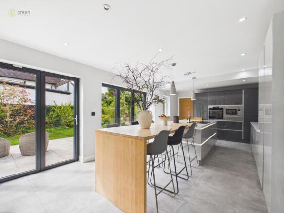 aadff40f89d541dcbabe62c7d87a574a100cam03830g0pr0302still026