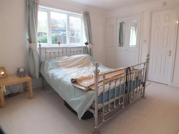 MASTER BEDROOM (1) R