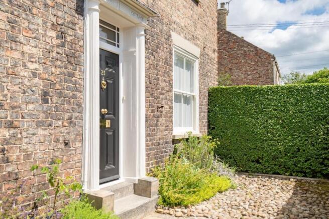 4 bed Semi-Detached for sale Image 5