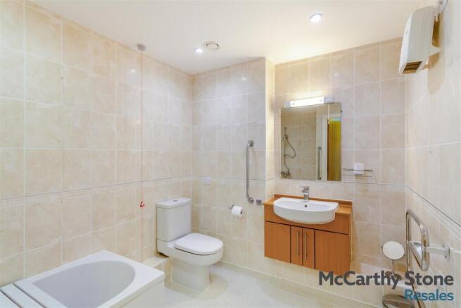 2 bed Apartment for sale Image 7