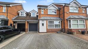 27, Langsett Close, Northampton NN3 9SG