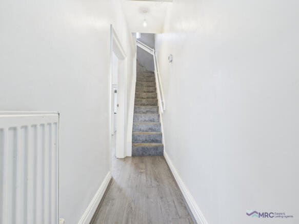 2 bed Terraced to rent Image 9