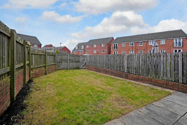 3 bed Terraced to rent Image 11