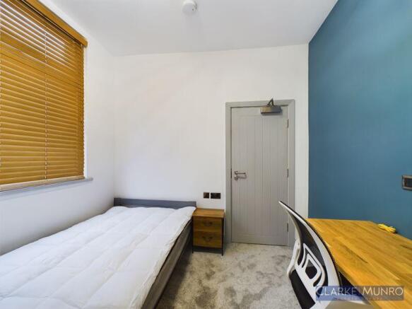 3 bed Terraced for sale Image 10