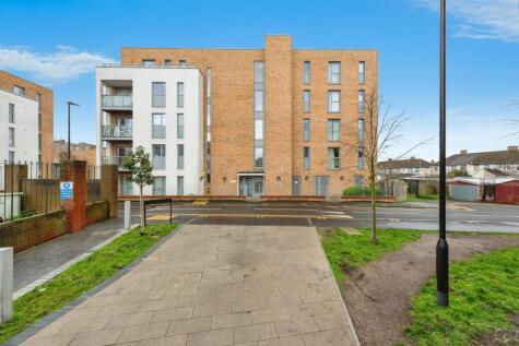 Manor Lane, Feltham, TW13