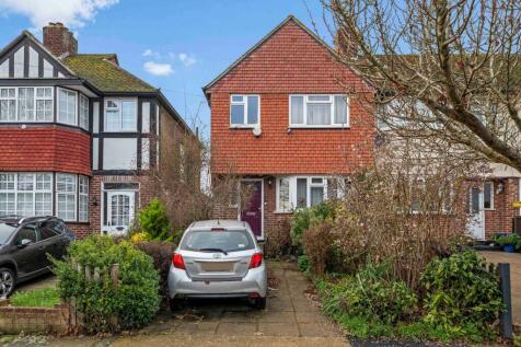 Pembury Avenue, Worcester Park, KT4