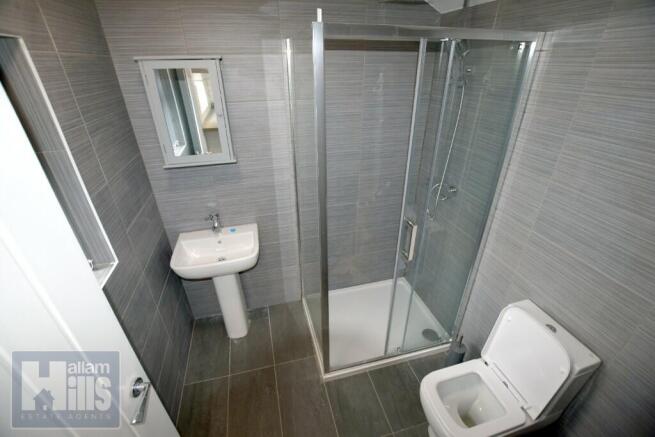 3 bed Flat to rent Image 9