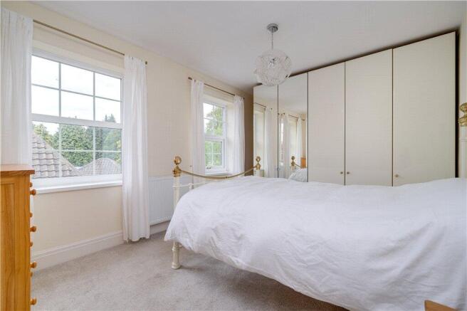 4 bed Town House for sale Image 10