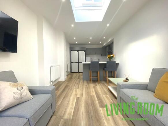 Kitchen lounge 2