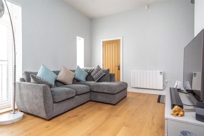 2 bed Flat to rent Image 4