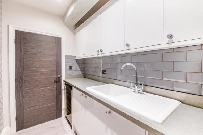 4 bed Semi-Detached for sale Image 7