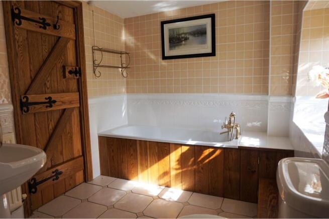 Cottage Bathroom