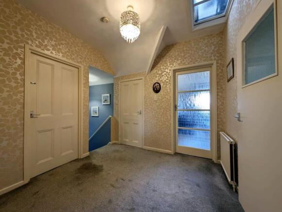 2 bed Flat for sale Image 6