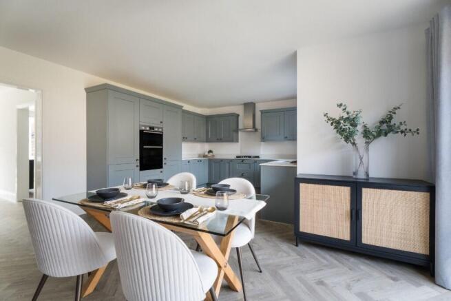 4 bed Detached for sale Image 8