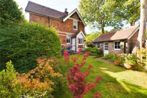 Roebuck Cottage, Wych Cross, Forest Row RH18 5JL