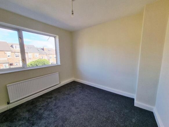 3 bed Semi-Detached to rent Image 9