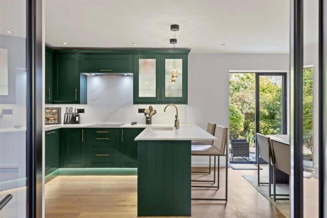 3 bed House for sale Image 11