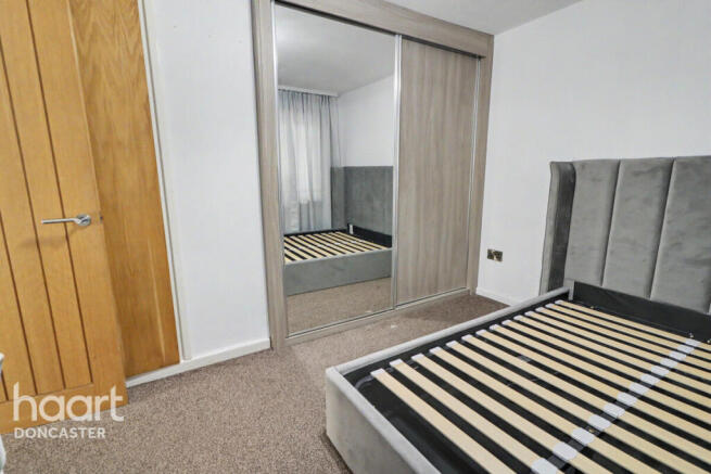 3 bed Semi-Detached for sale Image 11