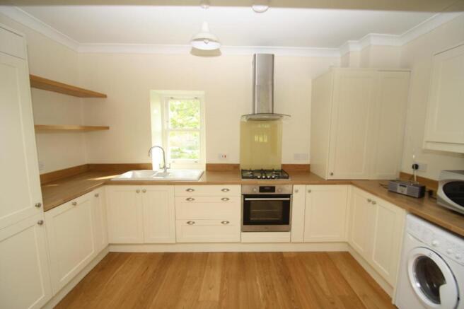 2 bed House to rent Image 4