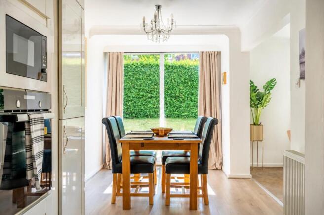 2 bed Apartment for sale Image 9