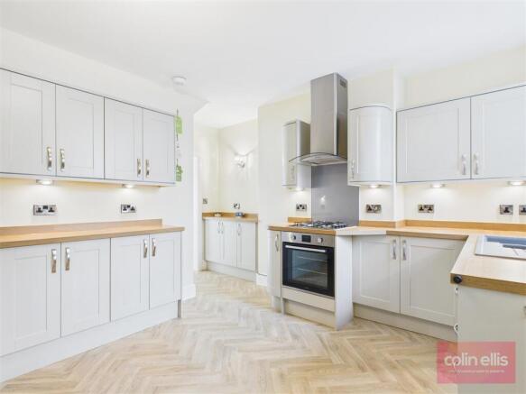 2 bed Ground Flat to rent Image 4