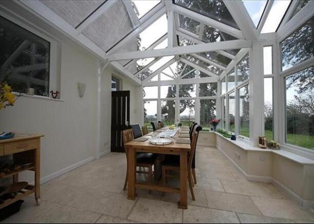 5 bedroom property to rent on the outskirts of Beenham village near Reading