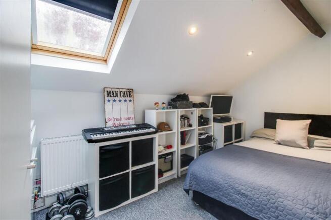 3 bed Semi-Detached for sale Image 9