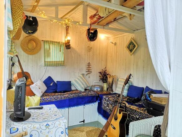SUMMER HOUSE