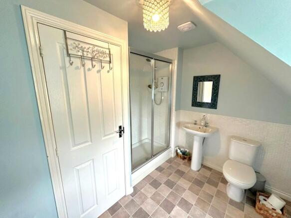 3 bed Semi-Detached for sale Image 6