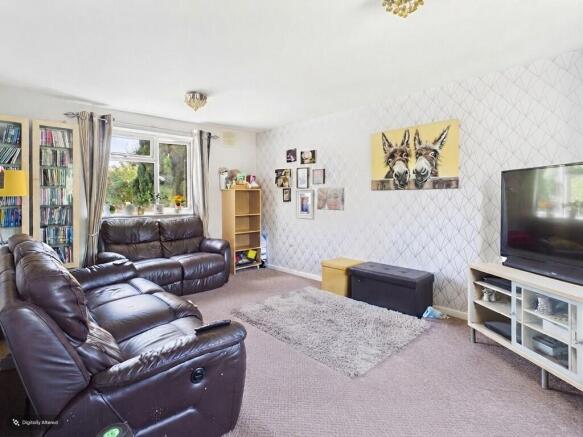 4 bed Semi-Detached for sale Image 6