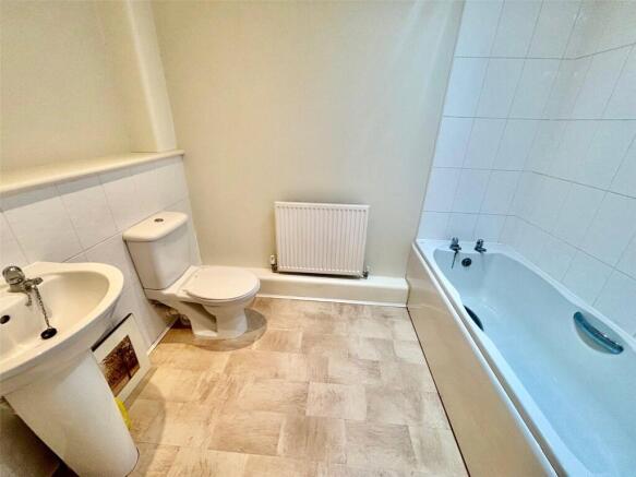 2 bed Flat for sale Image 6