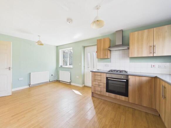 3 bed Semi-Detached for sale Image 6