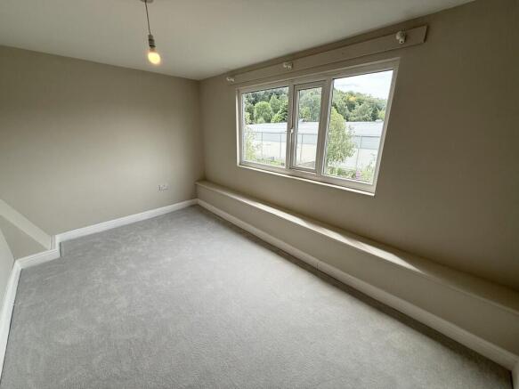 3 bed Terraced for sale Image 10