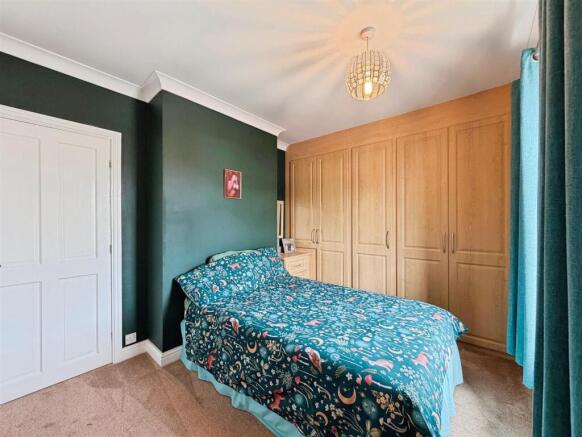 4 bed Semi-Detached for sale Image 11