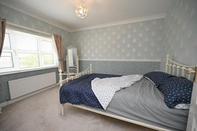3 bed Semi-Detached for sale Image 8