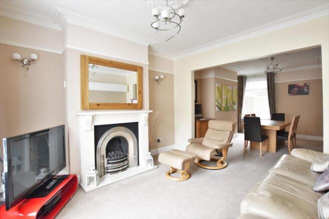 Lounge/Dining Room