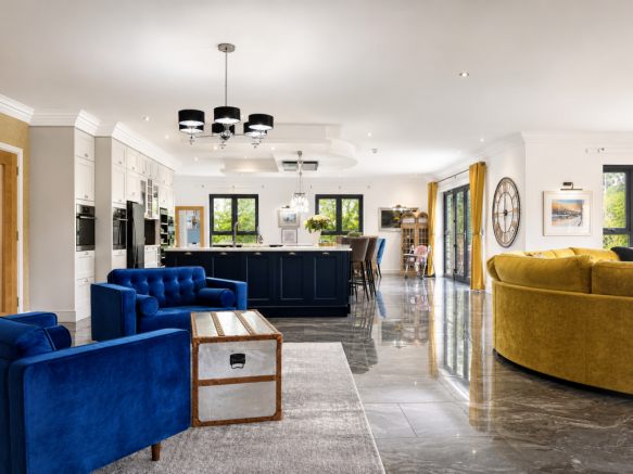 5 bed Detached for sale Image 5