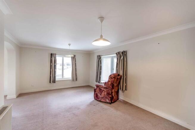 2 bed Apartment for sale Image 4