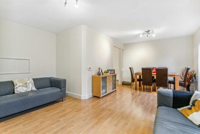 Arnott Close, W4 - FOR SALE