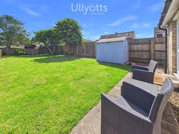 2 bed Semi-Detached Bungalow for sale Image 9