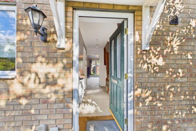 EweMove Spalding -  Finlay Close - Hallway