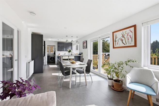 Dining/Kitchen