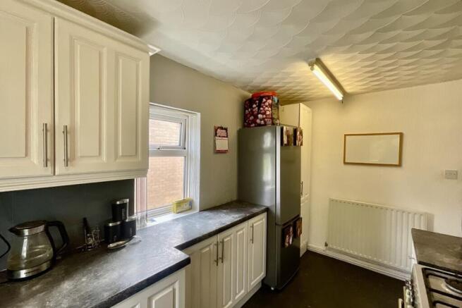 2 bed Flat for sale Image 6