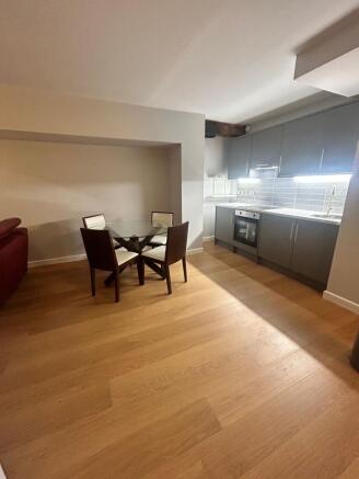 1 bed Ground Flat to rent Image 4