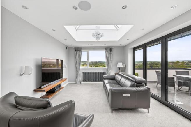 5 bed Detached Bungalow for sale Image 10