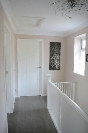 FIRST FLOOR LANDING