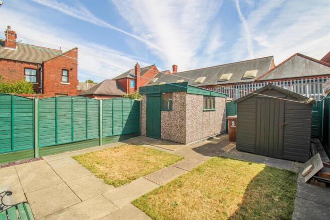 3 bed Town House for sale Image 9