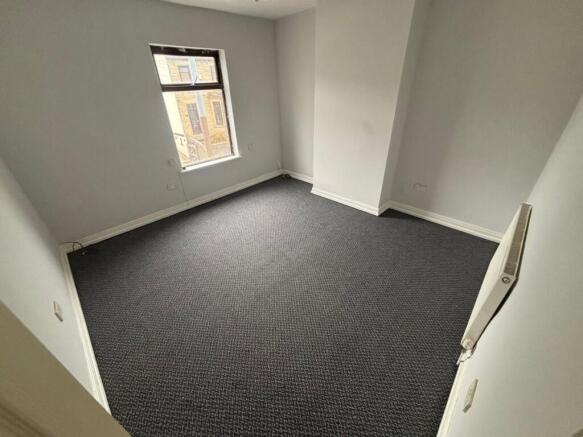 2 bed House to rent Image 10