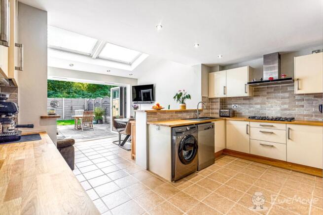 Dreyer Close_kitchen diner_1_WM