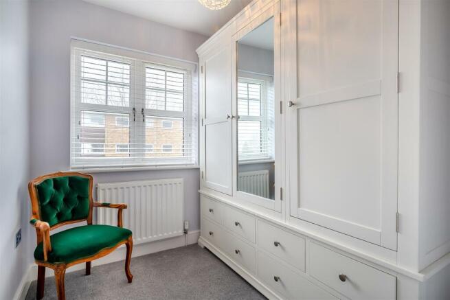 8587310-interior34.jpg